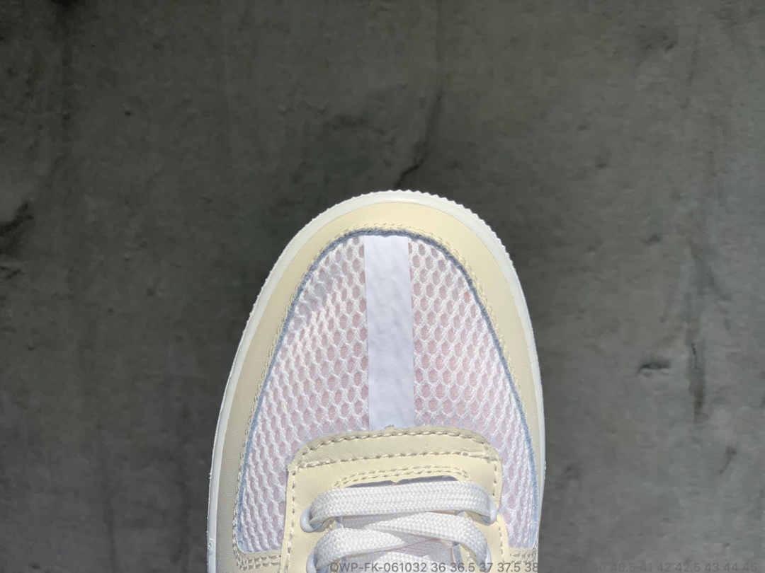 130真标半码  Nike Air Force 1 网面跑鞋