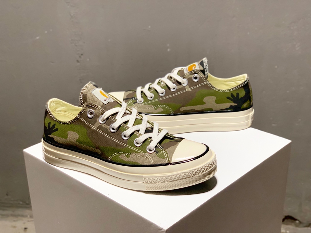 170【Carhartt WIP x Converse 最新 Chuck 70 联名系列发布】双方将两款全新配色加入帆布鞋面上能演练 Chuck 70 鞋款