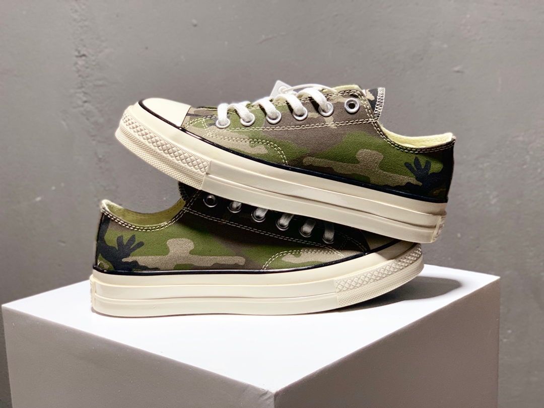 170【Carhartt WIP x Converse 最新 Chuck 70 联名系列发布】双方将两款全新配色加入帆布鞋面上能演练 Chuck 70 鞋款