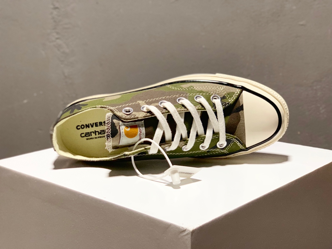 170【Carhartt WIP x Converse 最新 Chuck 70 联名系列发布】双方将两款全新配色加入帆布鞋面上能演练 Chuck 70 鞋款