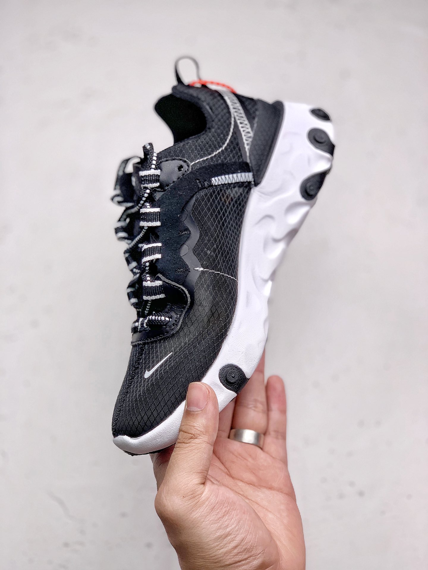 140 Nike React Element 87 极致科技极具先锋实验性质的设计核心理念