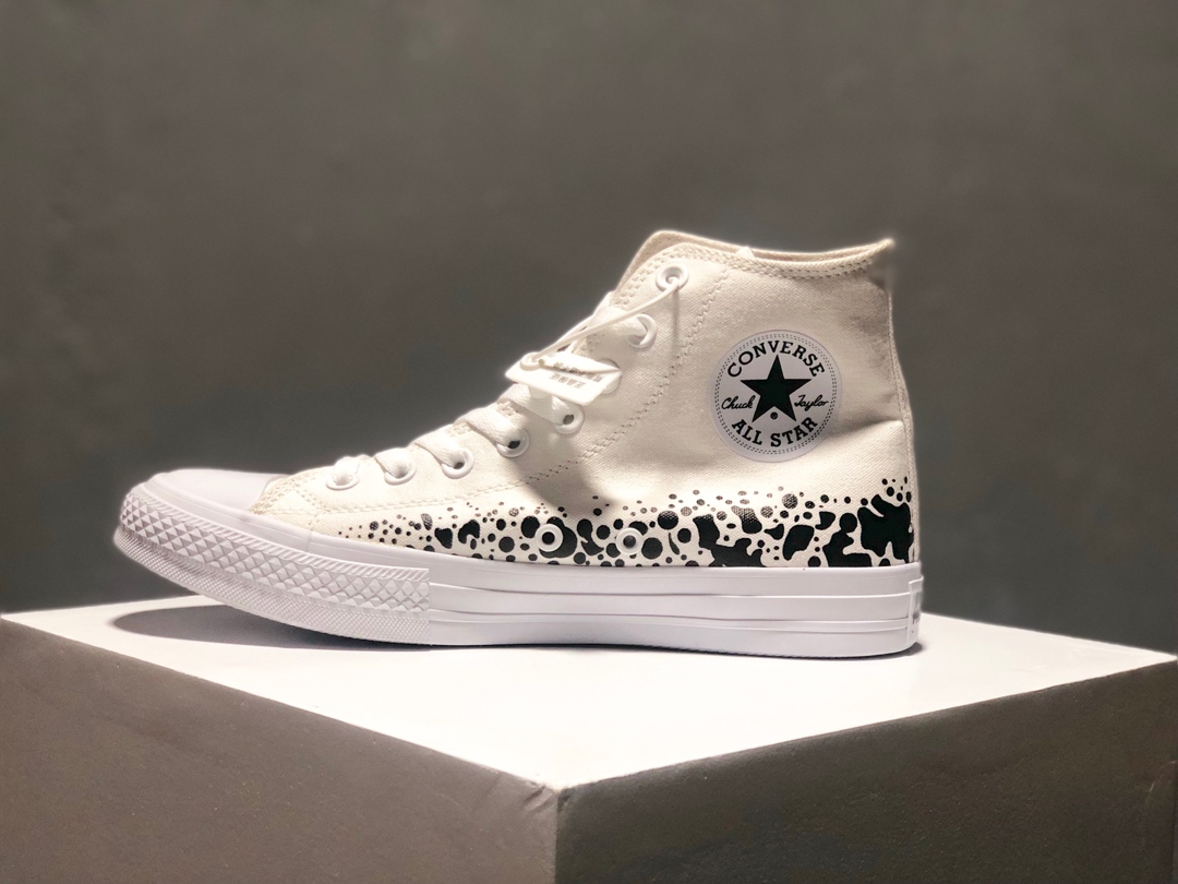 150匡威converse all star sp ox 黑色波点鞋面波点还原了Converse的经典之作！