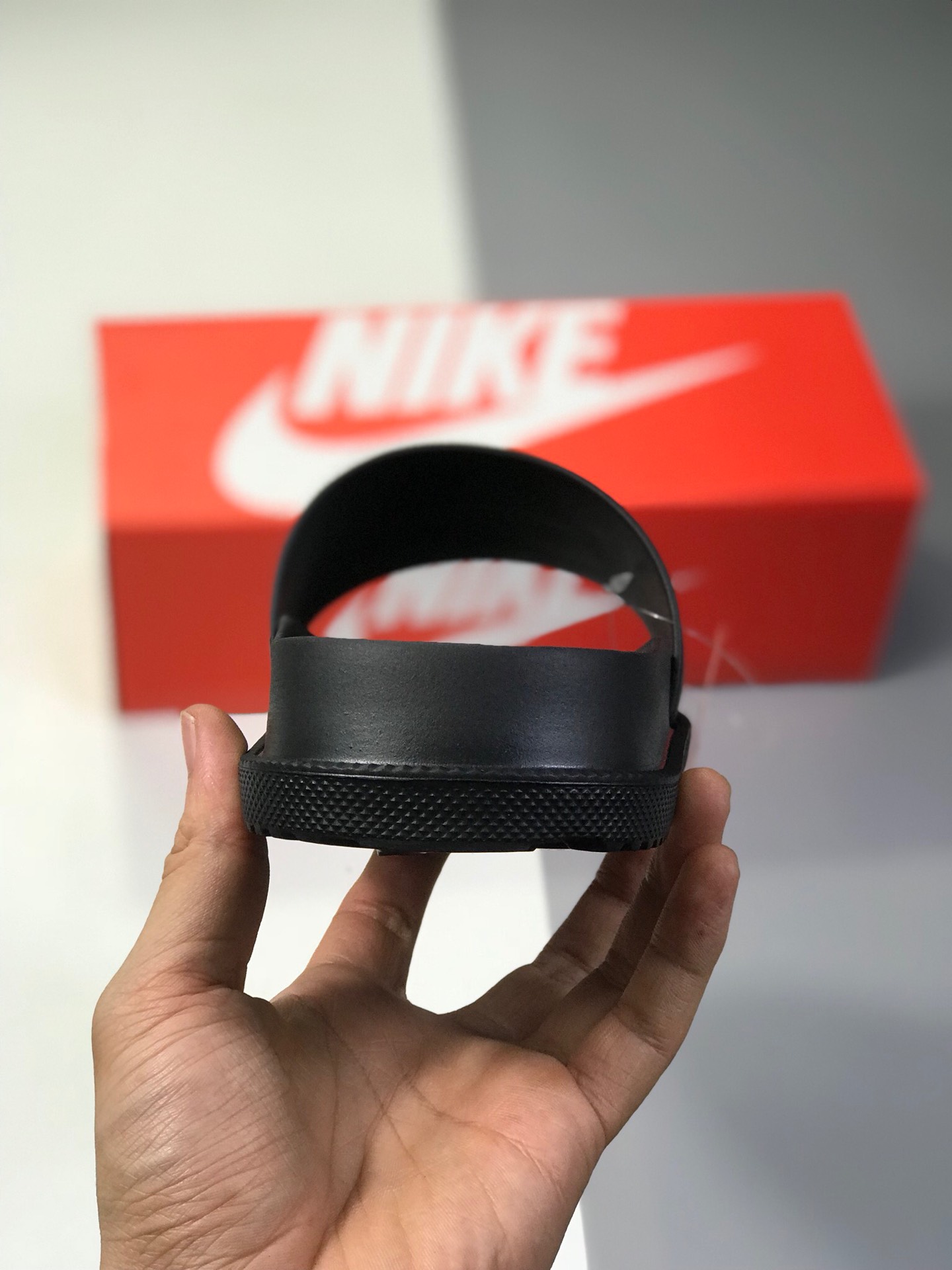 70 耐克拖鞋 全新夏日澡堂拖 官方同步上市一体式橡塑材料与织物绑带增加衬垫设计