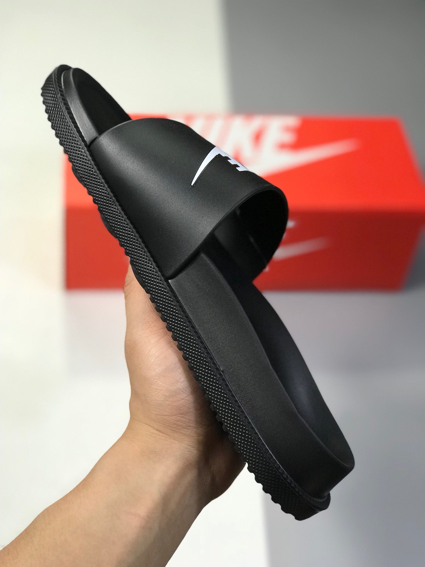 70 耐克拖鞋 全新夏日澡堂拖 官方同步上市一体式橡塑材料与织物绑带增加衬垫设计