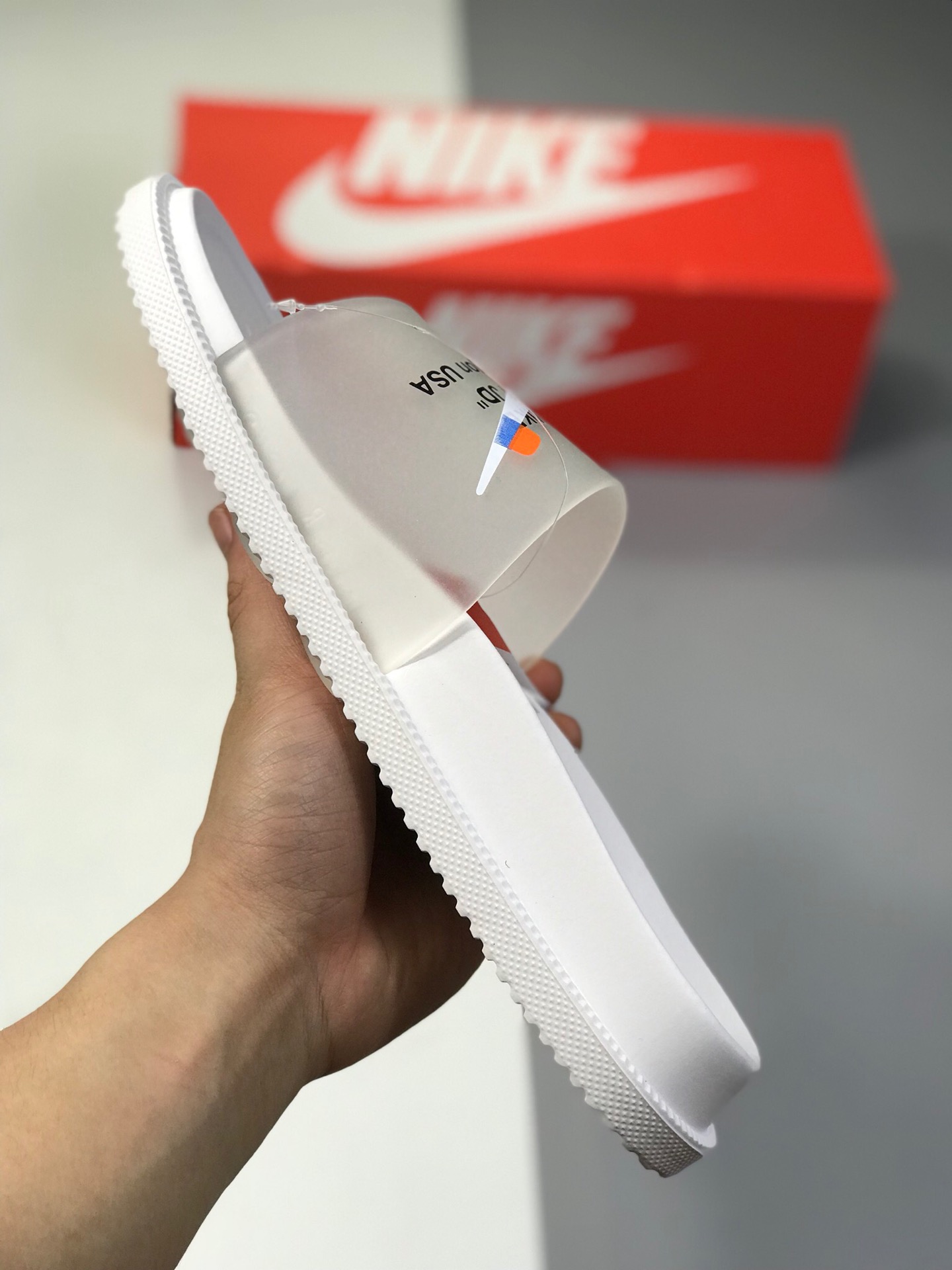 70 耐克拖鞋 全新夏日澡堂拖 官方同步上市一体式橡塑材料与织物绑带增加衬垫设计