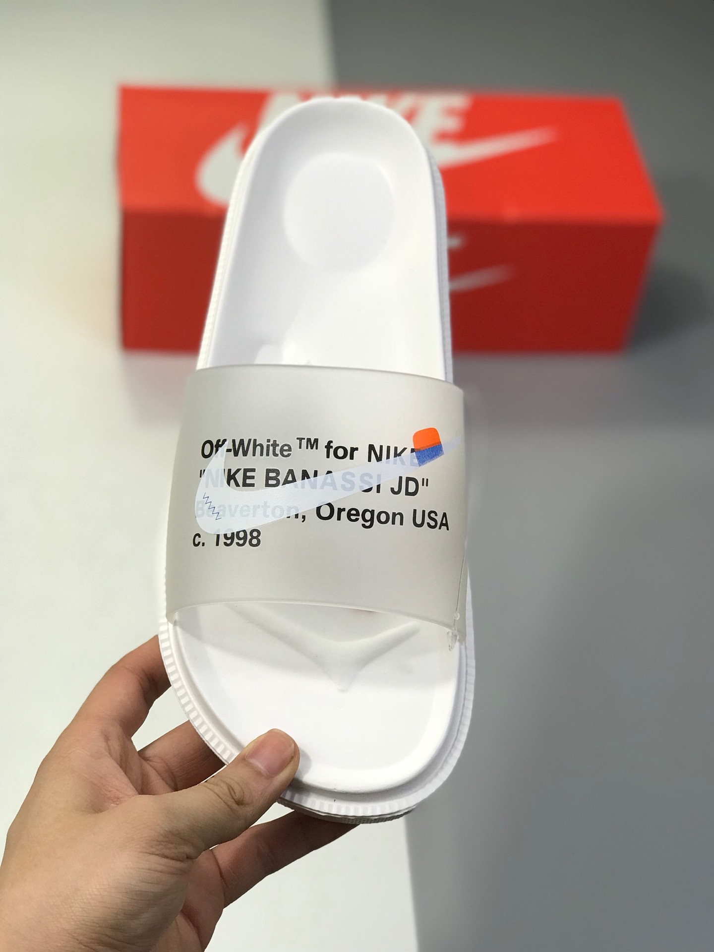 70 耐克拖鞋 全新夏日澡堂拖 官方同步上市一体式橡塑材料与织物绑带增加衬垫设计