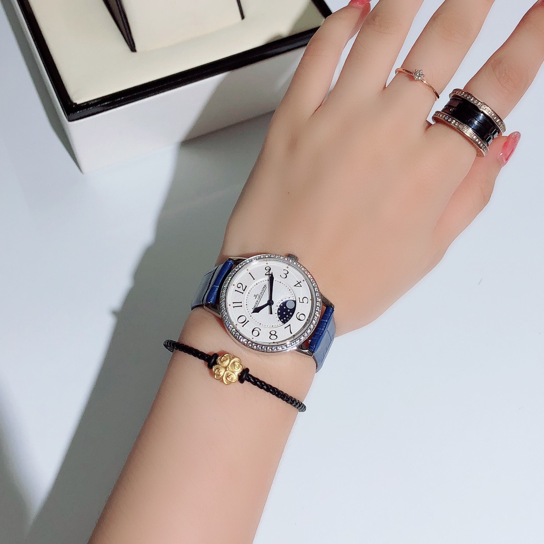 Cartier 积家约会系列腕表浪漫登场 简约淑女 尽显浪漫情怀 【316精钢壳套】简约干练的外壳打磨精细
