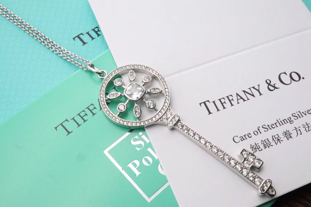 Tiffany & Co. 925纯银白钻太阳花 毛衣链圣诞节 太阳花钥匙 打开心扉永远是众人瞩目的焦点