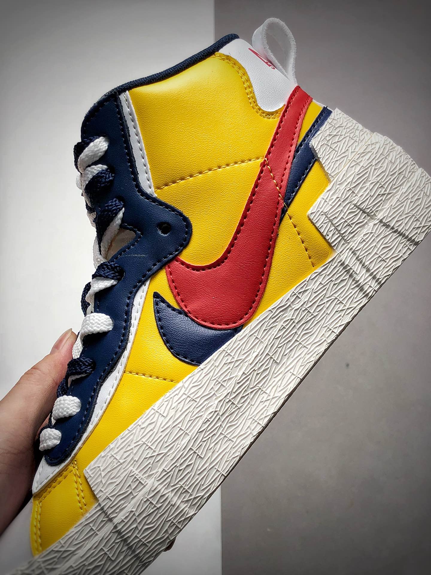 220 日式解构美学品牌SACAI联名 x Nike Blazer High”Black University Blue”重叠设计前卫开拓者高帮百搭板鞋“黑白天蓝”BV0072-001