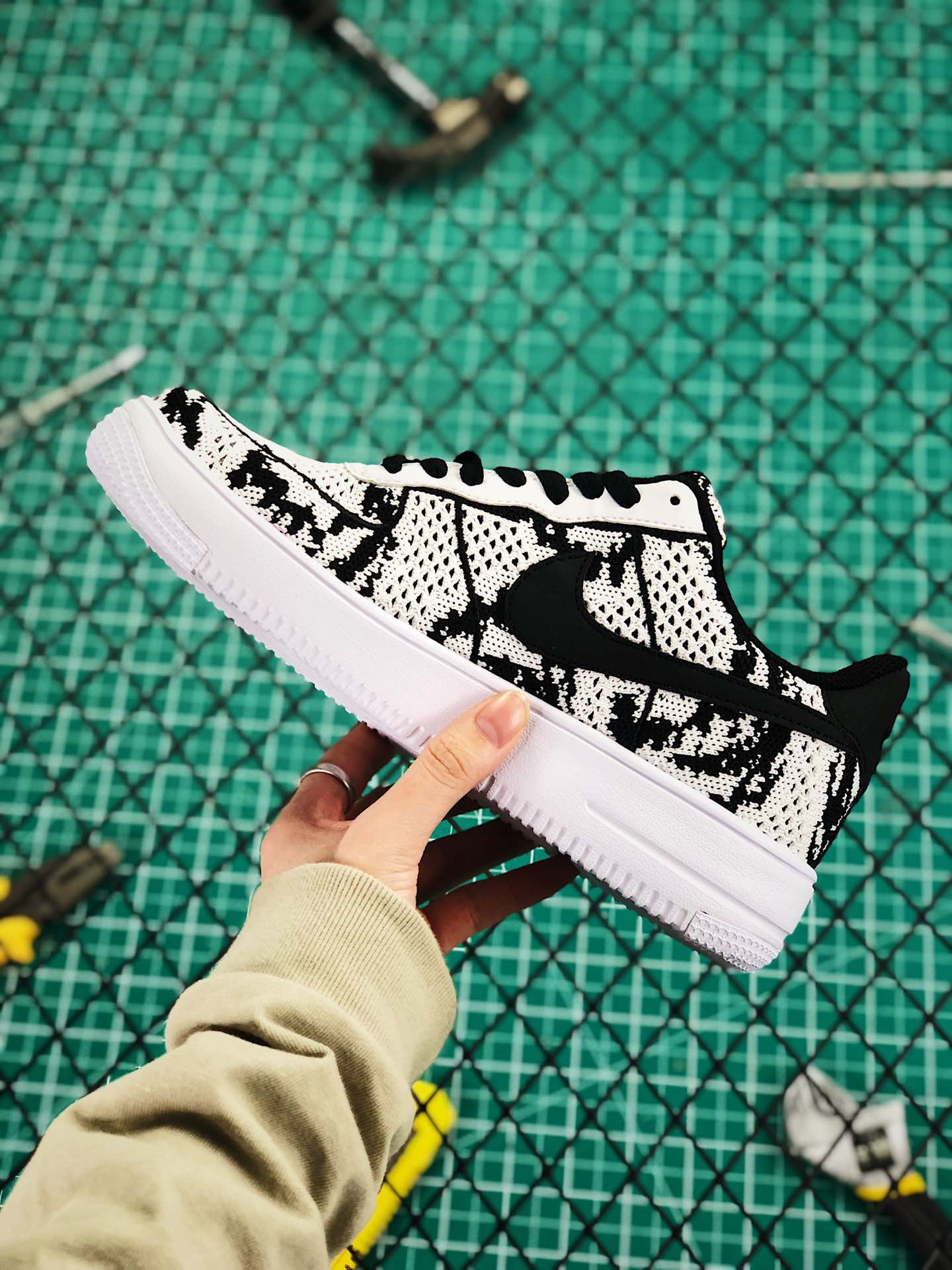 180   新款出货  耐克 Nike AIR FORCE 1 FLYKNIT 2.0 空军织唛 轻便休闲板鞋 内置sole气垫