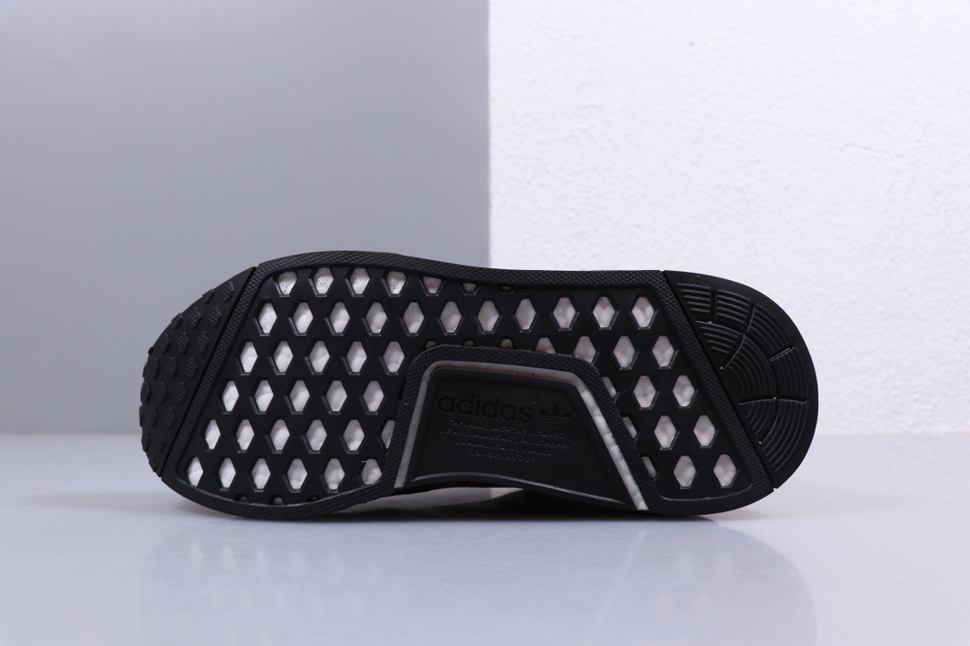 280  Adidas 阿迪达斯 NMD_R1 猪年限定 全掌爆米花大底休闲跑步鞋 G27576 正确抽屉原盒 内赠刺绣狮头防尘袋和黑红鞋带一副 中国元素十足