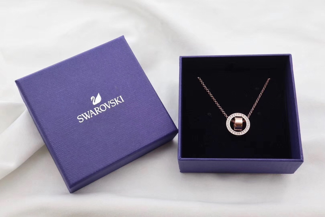  Swarovski 施华洛世奇两色金 简约圆环 锁骨项链 

这款简约精致的Hollow链坠，其镀玫瑰