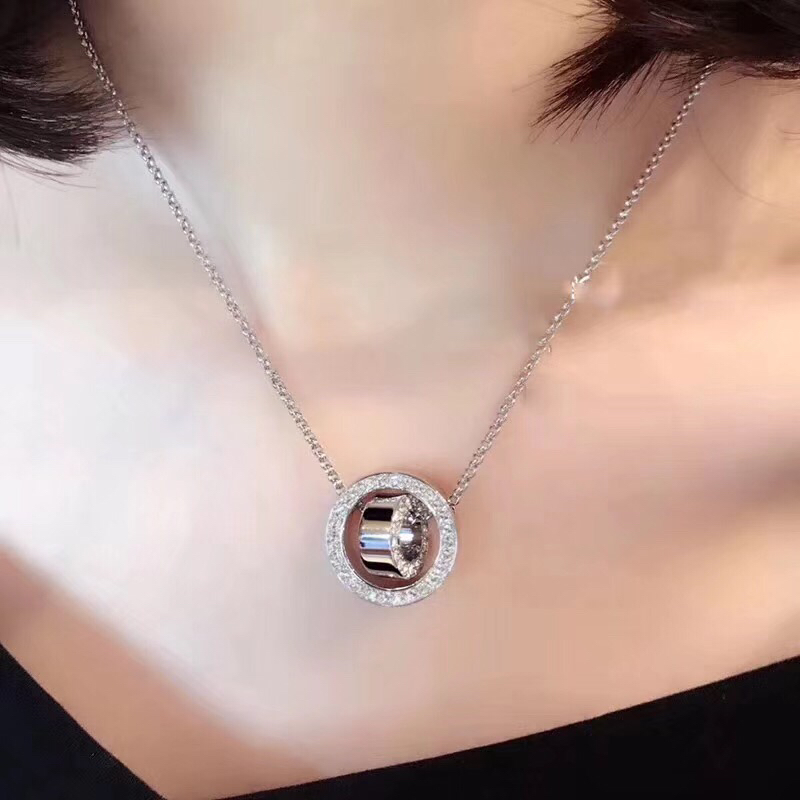  Swarovski 施华洛世奇两色金 简约圆环 锁骨项链 

这款简约精致的Hollow链坠，其镀玫瑰
