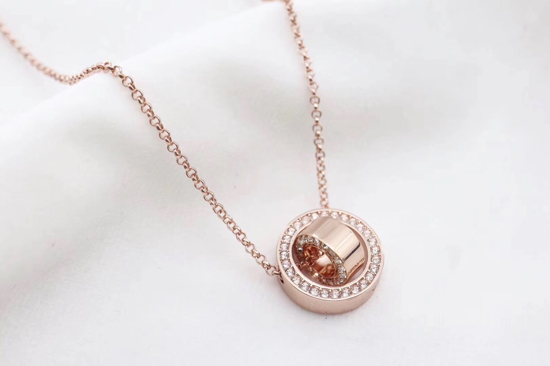  Swarovski 施华洛世奇两色金 简约圆环 锁骨项链 

这款简约精致的Hollow链坠，其镀玫瑰