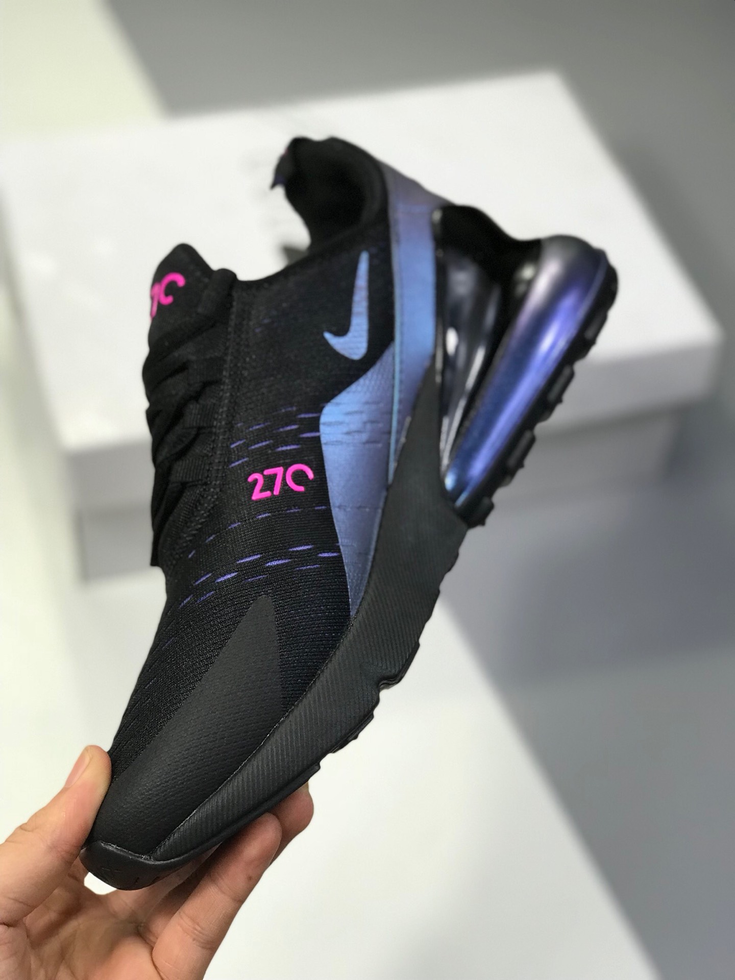 180公司级 耐克 Nike Air Max 270 公司级半掌气垫 采用大网贾卡网面制作鞋面 使整双鞋子更富有层次感