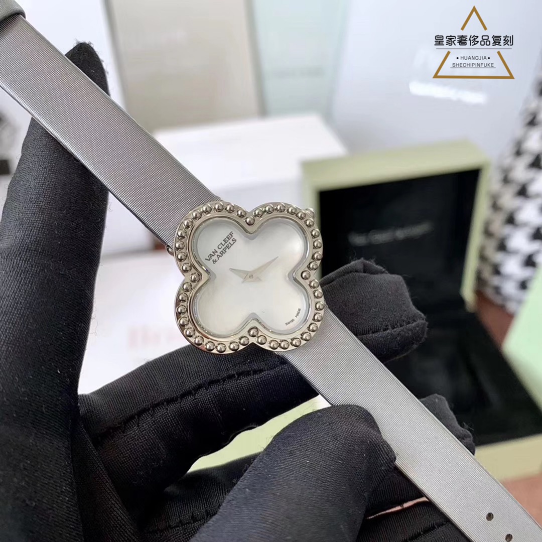 Van Cleef & Arpels 独家 Vca梵克雅宝Alhambra Vintage四叶草系列