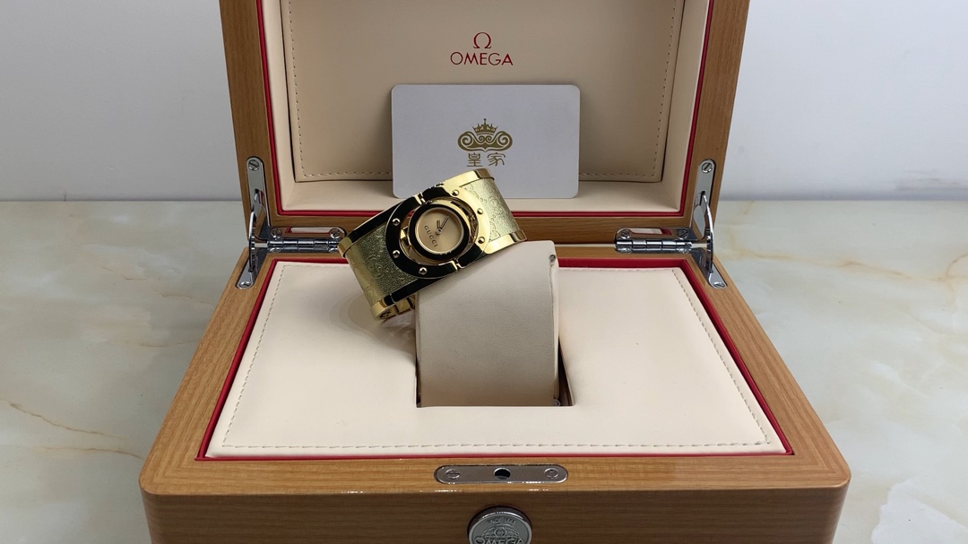 Gucci 皇家 古驰手镯女款腕表视频欣赏