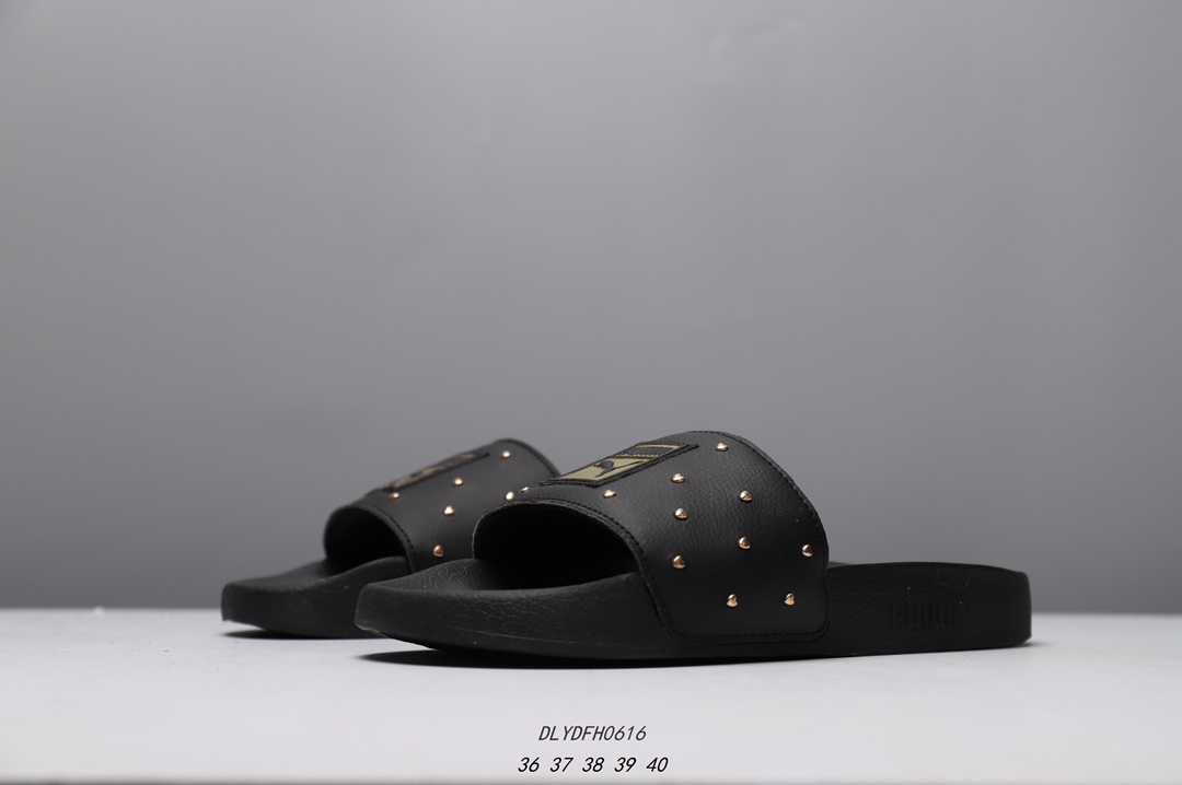 60 2019新款男鞋女鞋情侣拖鞋铆钉金标一字沙滩凉拖36-40