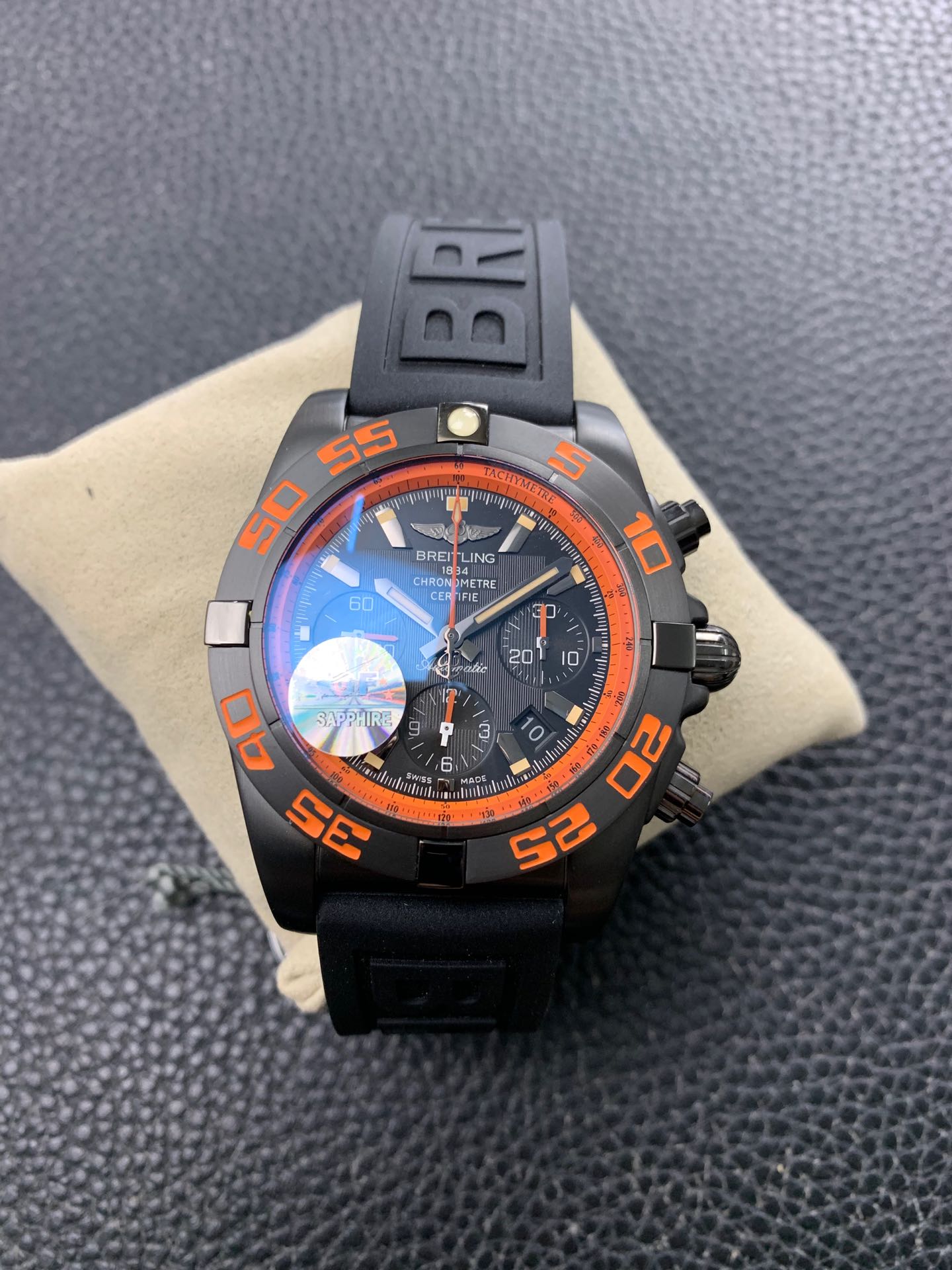 [Breitling Watches]GF Black Hawk Ultimate Chronograph Chronomat 44 Raven Cool
