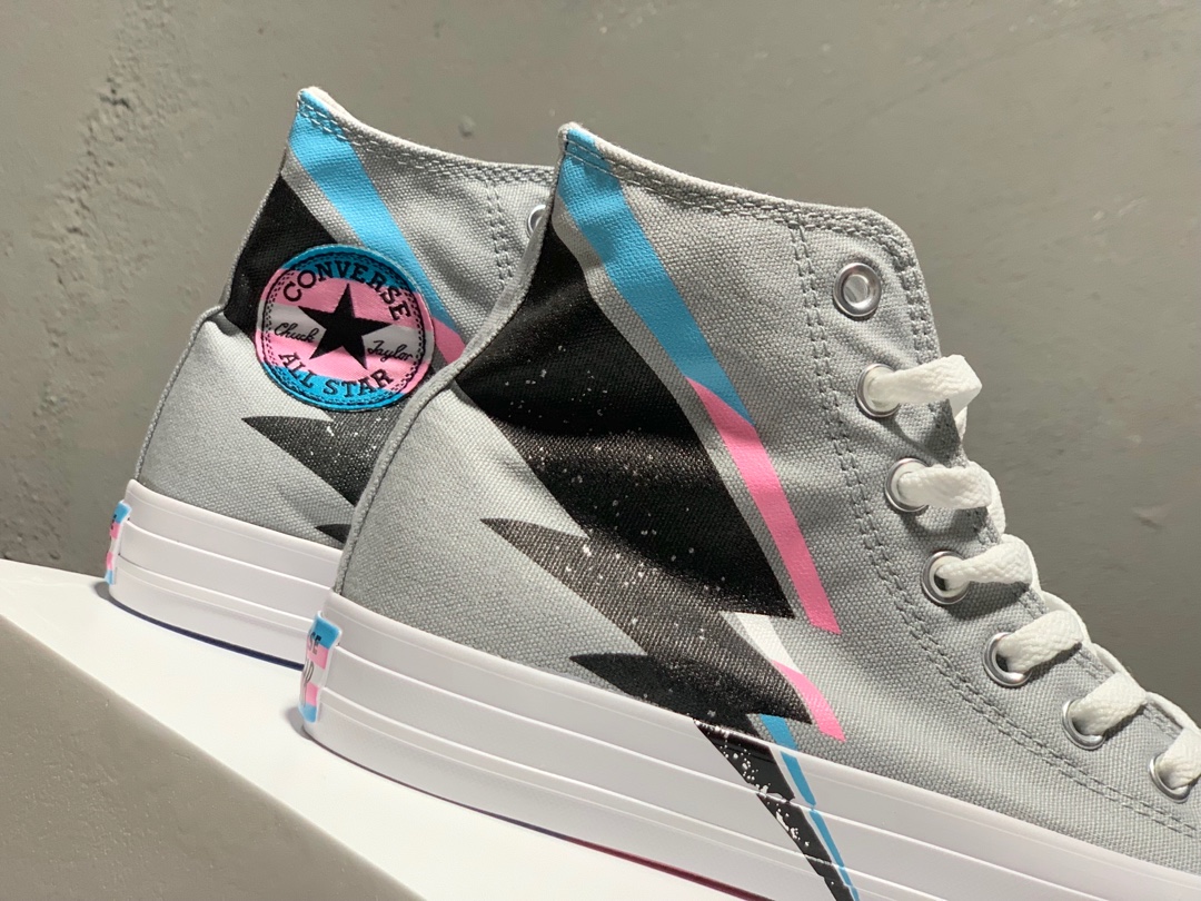 200  LGBT骄傲月限定配色匡威Converse All Star Chuck 1970 ”Pride Pack” Hi高帮经典休闲运动硫化板鞋“渐变彩虹颗粒特闪电”165716C