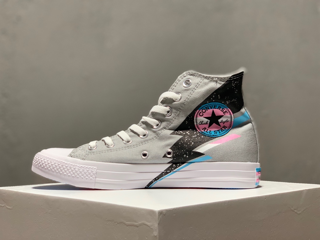 200  LGBT骄傲月限定配色匡威Converse All Star Chuck 1970 ”Pride Pack” Hi高帮经典休闲运动硫化板鞋“渐变彩虹颗粒特闪电”165716C