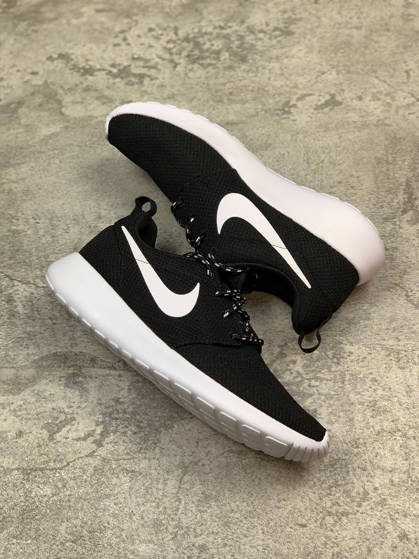 80(原90版本)纯原版本 天猫商城专供  Nike Roshe Run 伦敦一代轻跑鞋