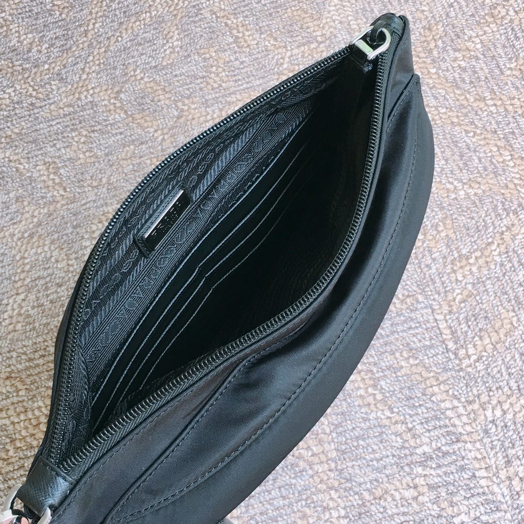 PRADA普拉达进口尼龙新款布手包2NH007