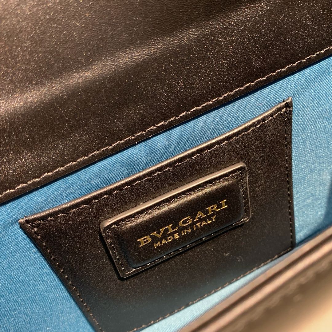 BVLGARI宝格丽Serpenti系列进口原单牛皮斜挎包61885