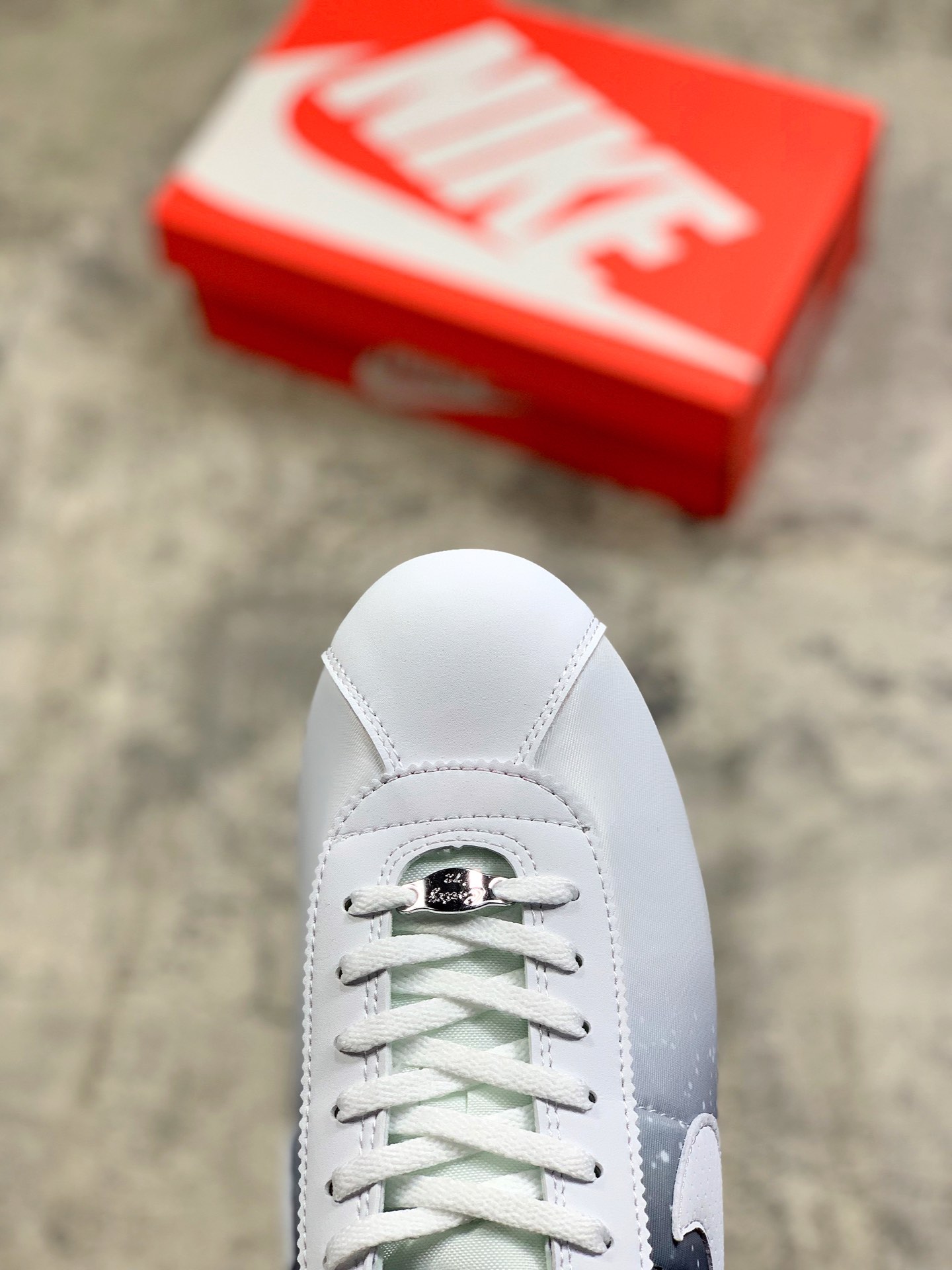 75Nike/耐克 CORTEZ 阿甘轻便运动跑鞋