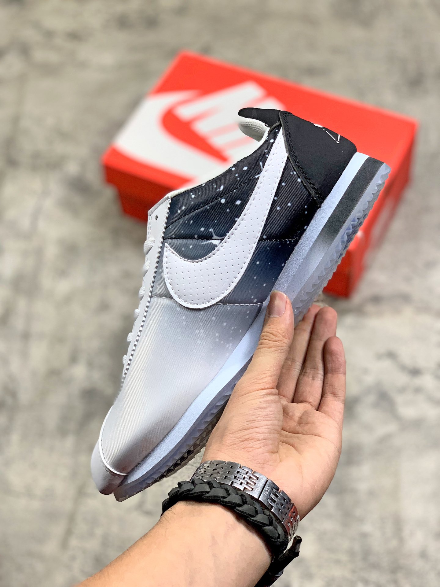 75Nike/耐克 CORTEZ 阿甘轻便运动跑鞋