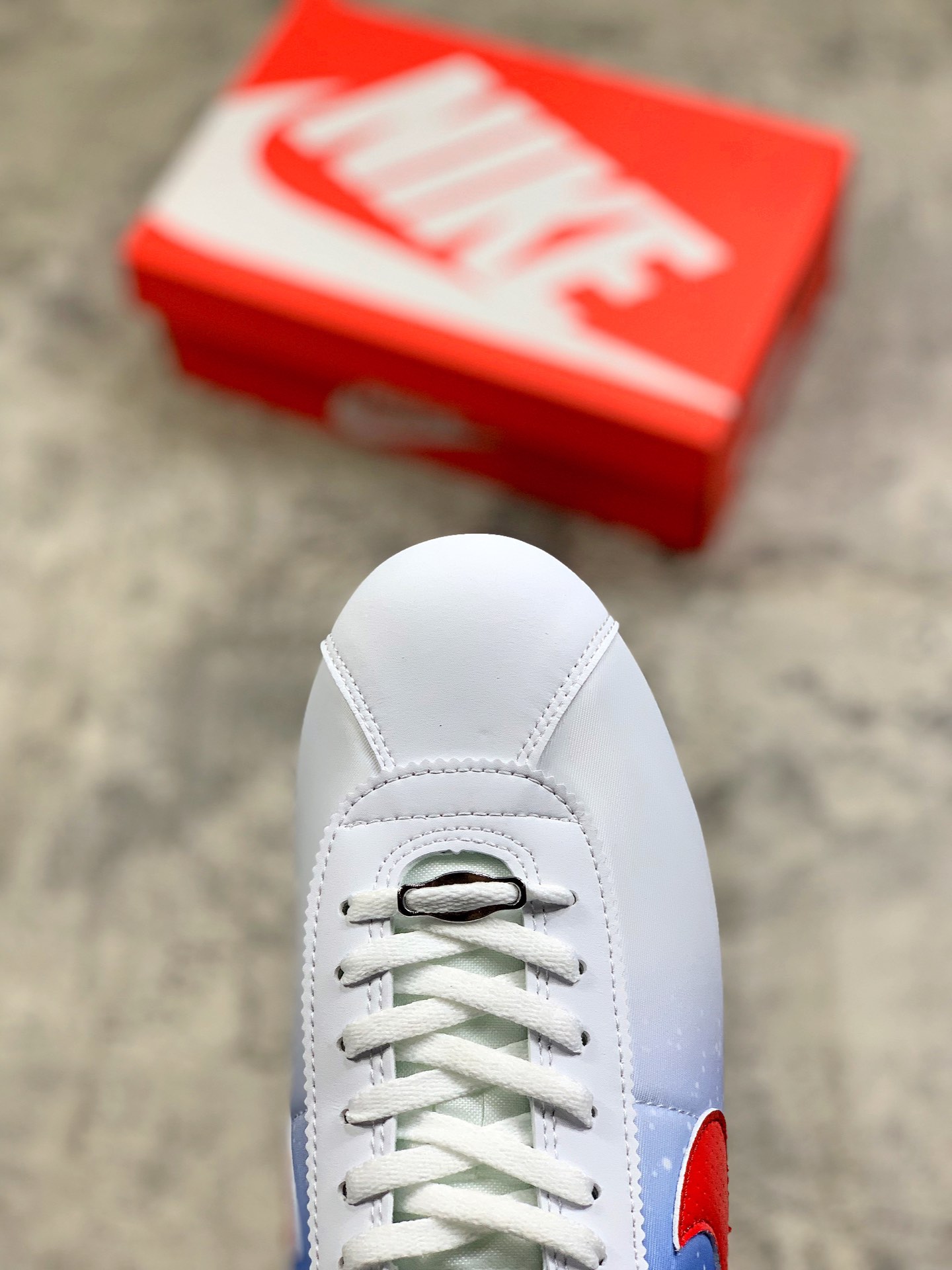 75Nike/耐克 CORTEZ 阿甘轻便运动跑鞋