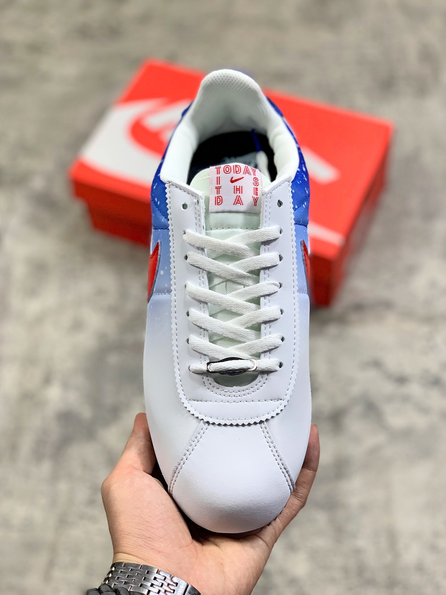 75Nike/耐克 CORTEZ 阿甘轻便运动跑鞋