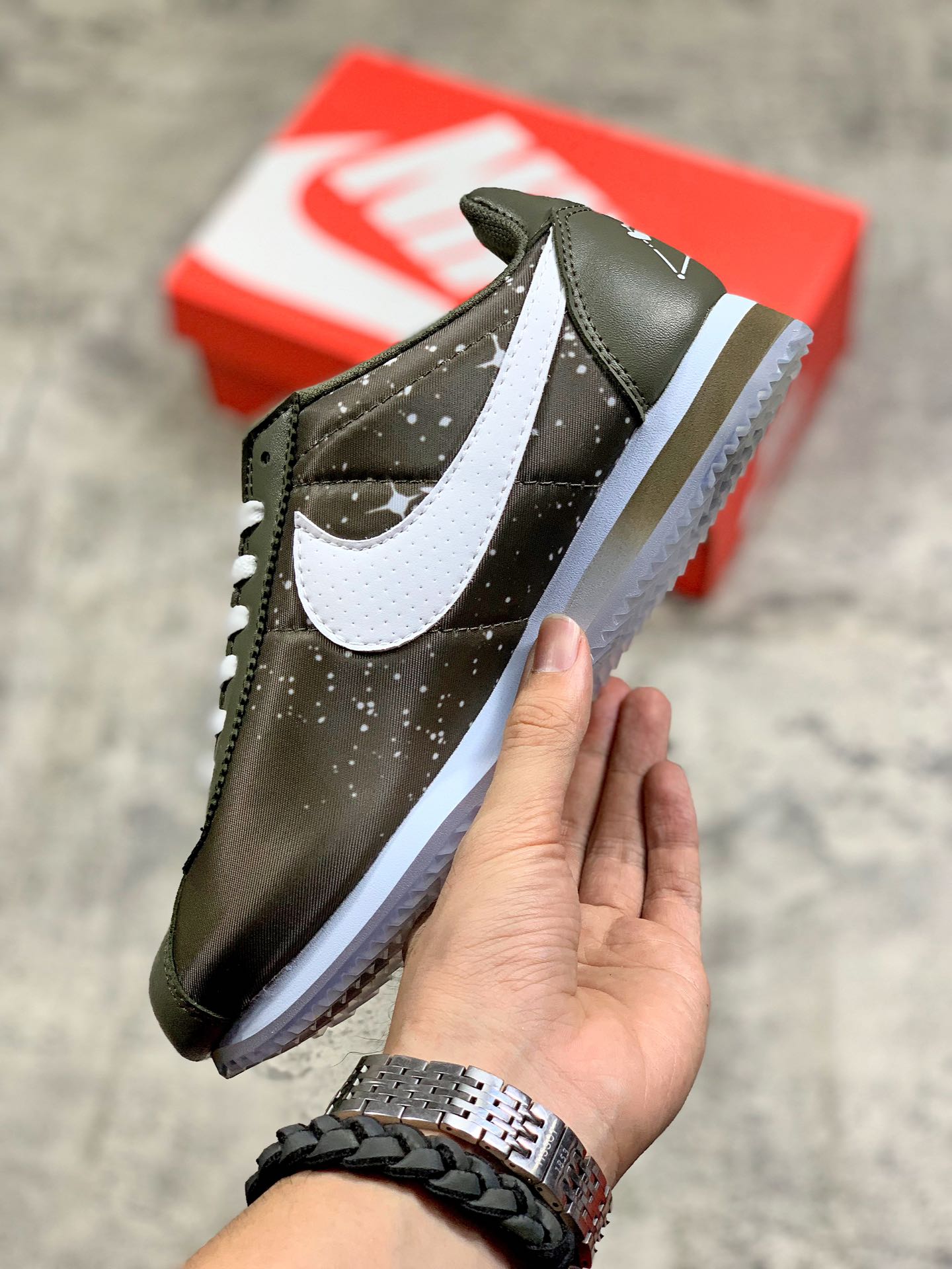 75Nike/耐克 CORTEZ 阿甘轻便运动跑鞋