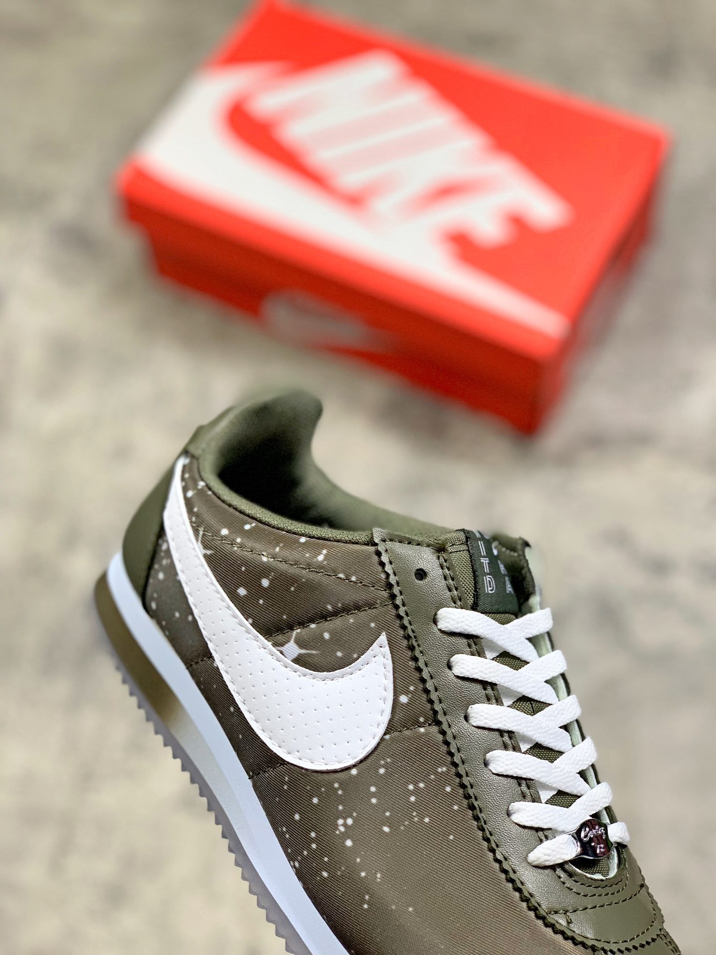 75Nike/耐克 CORTEZ 阿甘轻便运动跑鞋