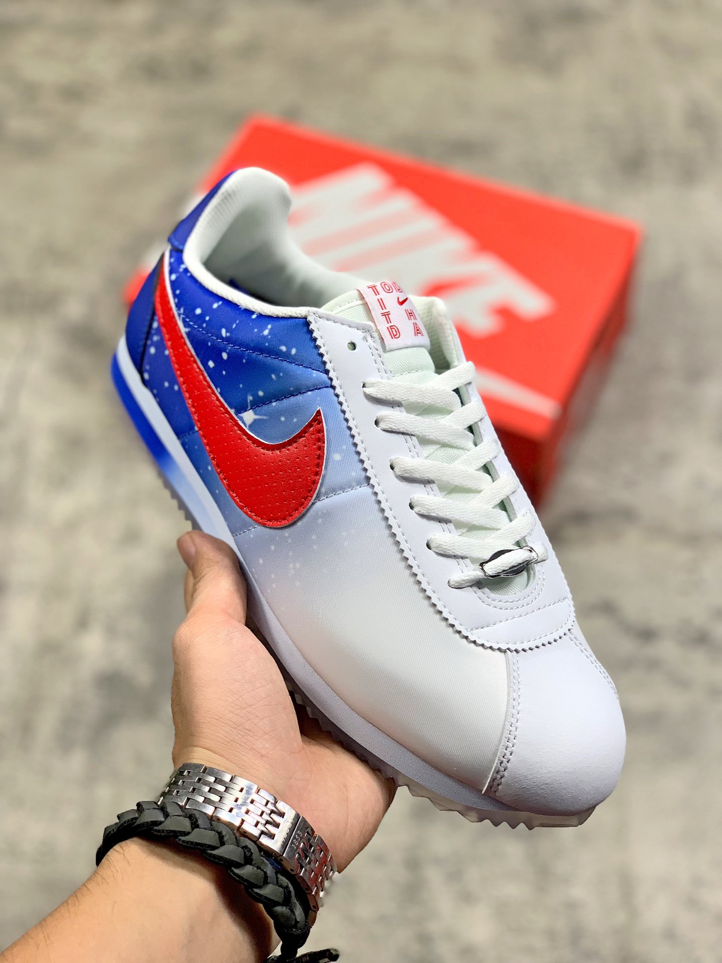 75Nike/耐克 CORTEZ 阿甘轻便运动跑鞋