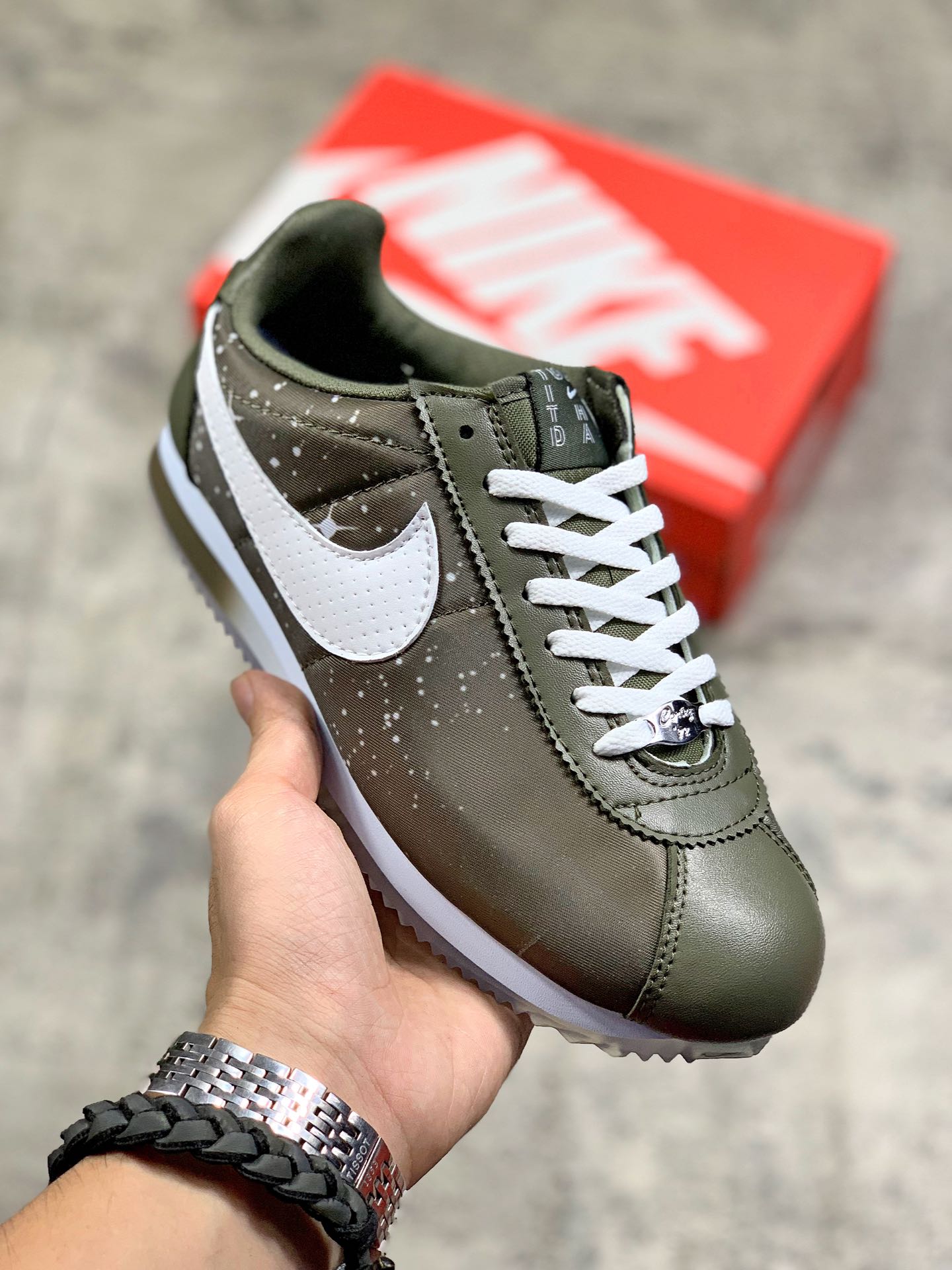 75Nike/耐克 CORTEZ 阿甘轻便运动跑鞋