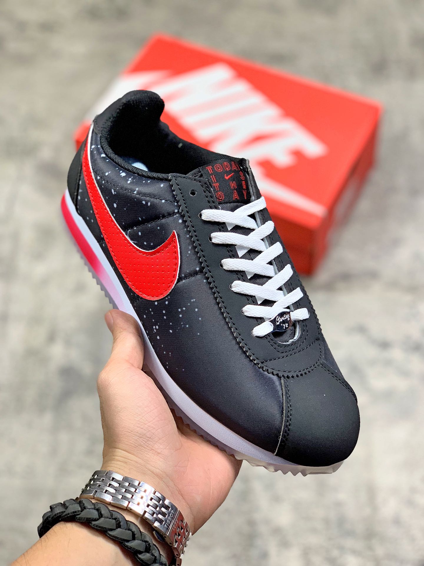75Nike/耐克 CORTEZ 阿甘轻便运动跑鞋