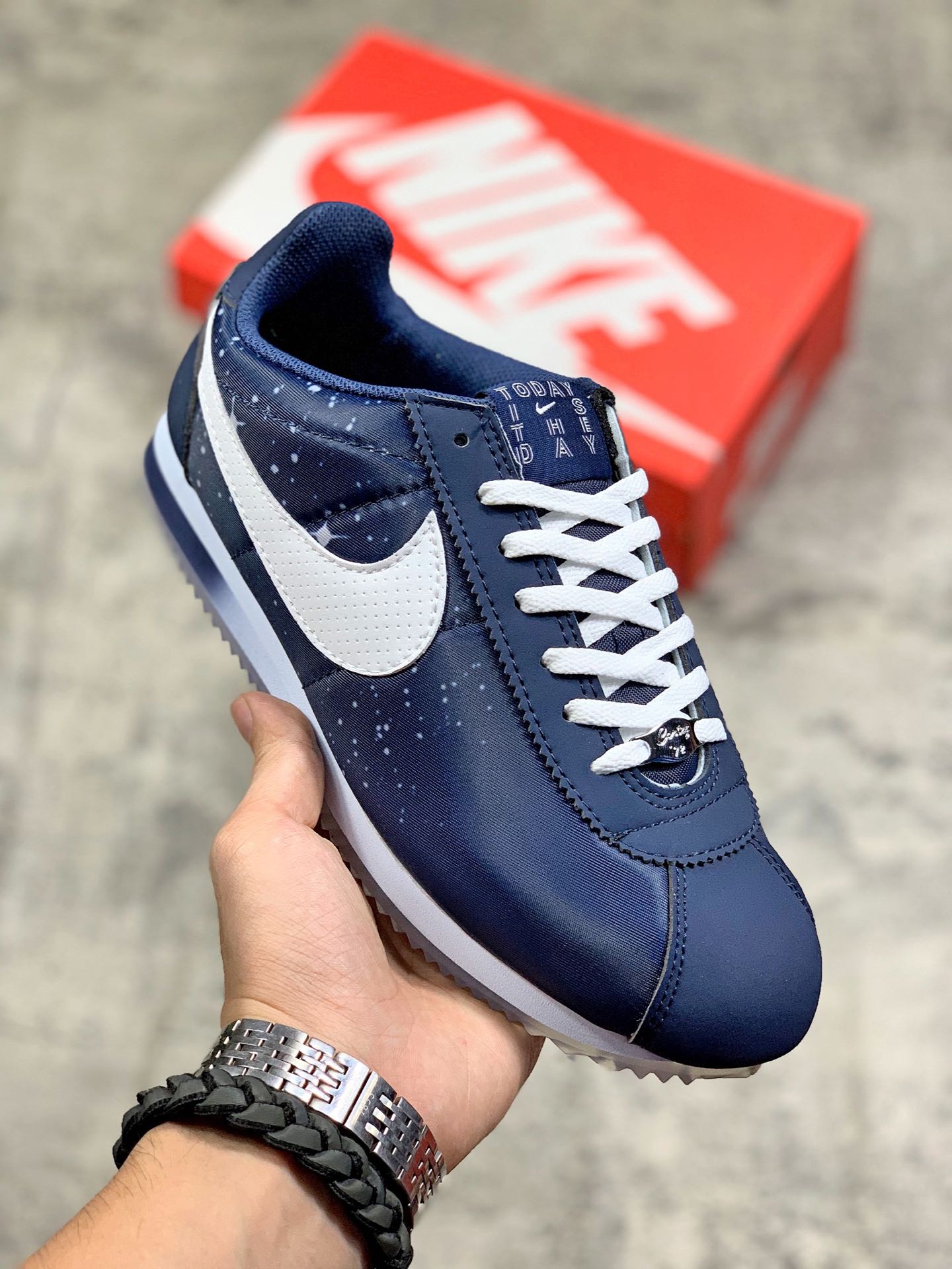 75Nike/耐克 CORTEZ 阿甘轻便运动跑鞋