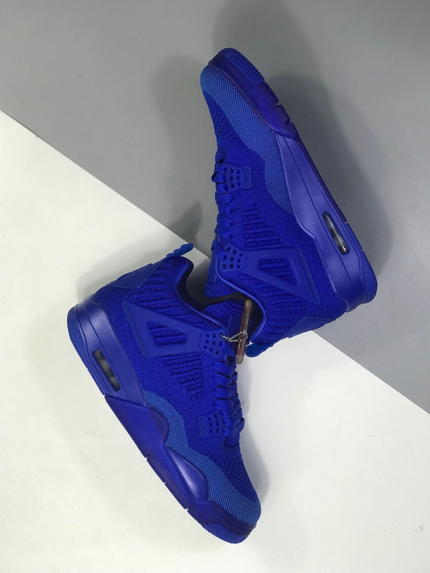 220莞产外贸订单 性价比版本Air Jordan 4 Flyknit ”Hyper Royal”果冻编织蓝 货号：AQ3559-400