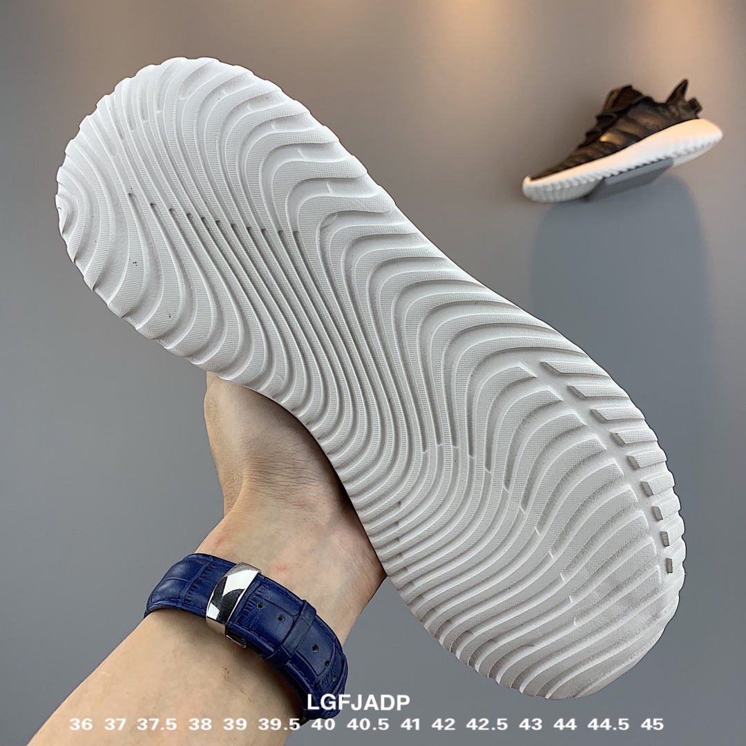 150Adidas Tubular Doom 因为外形跟椰子很像，之所以被称为小椰子 货号：EE9970