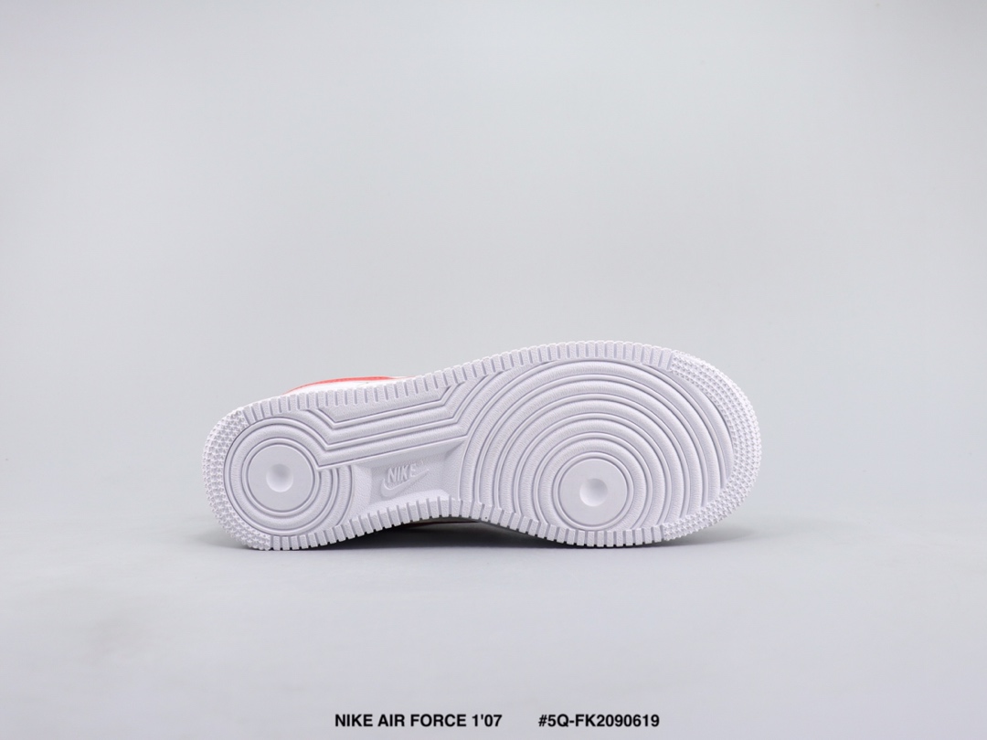 105 NIKE AIR FORCE 1'07 耐克空军一号低帮板鞋 皮革织物拼接材质