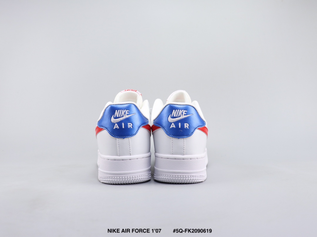 105 NIKE AIR FORCE 1'07 耐克空军一号低帮板鞋 皮革织物拼接材质