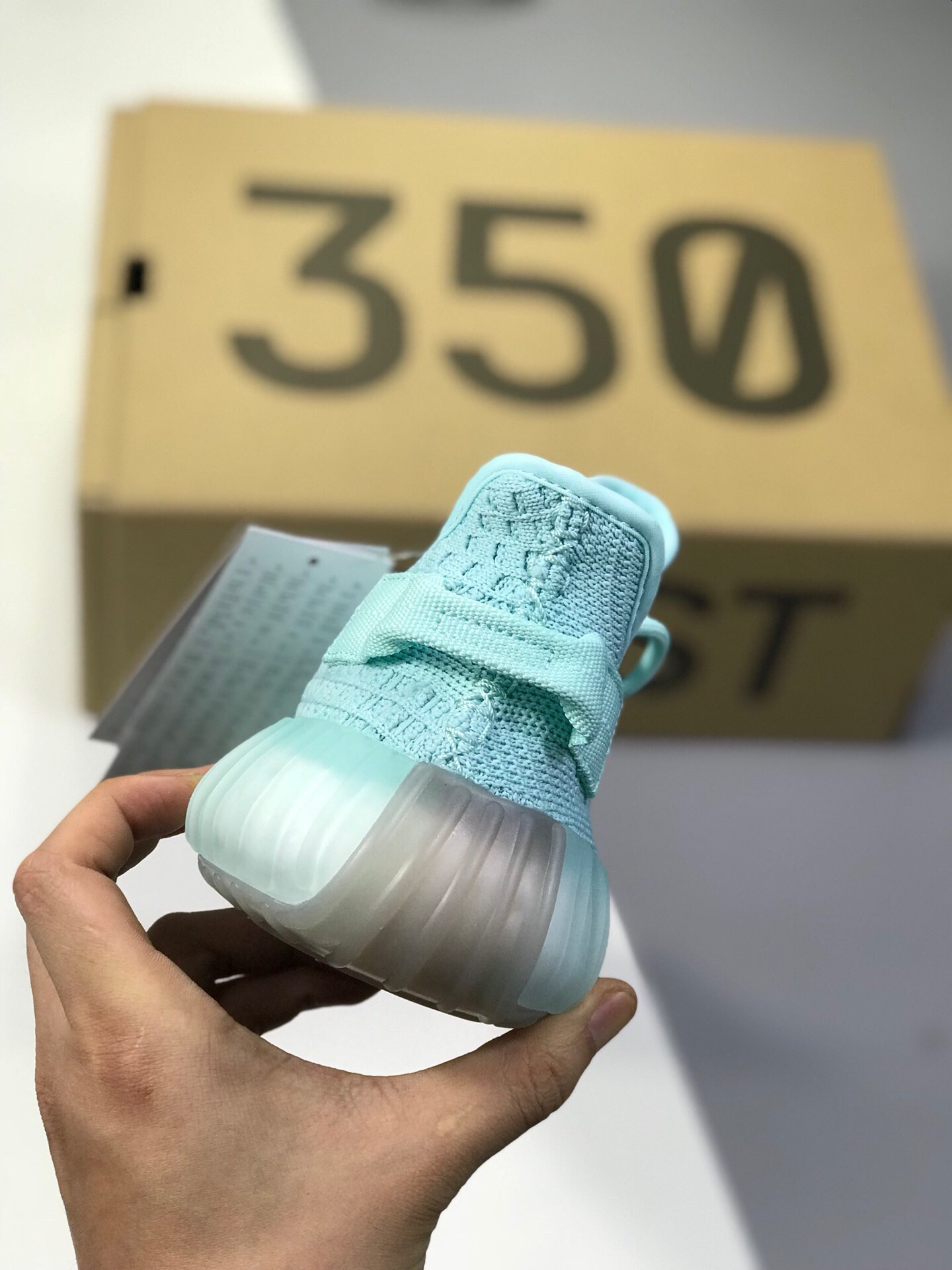 220 全码出货巴斯夫性价比版本  阿迪达斯 Adidas Yeezy 350 Boost V2 全新纯白配色 3M反光