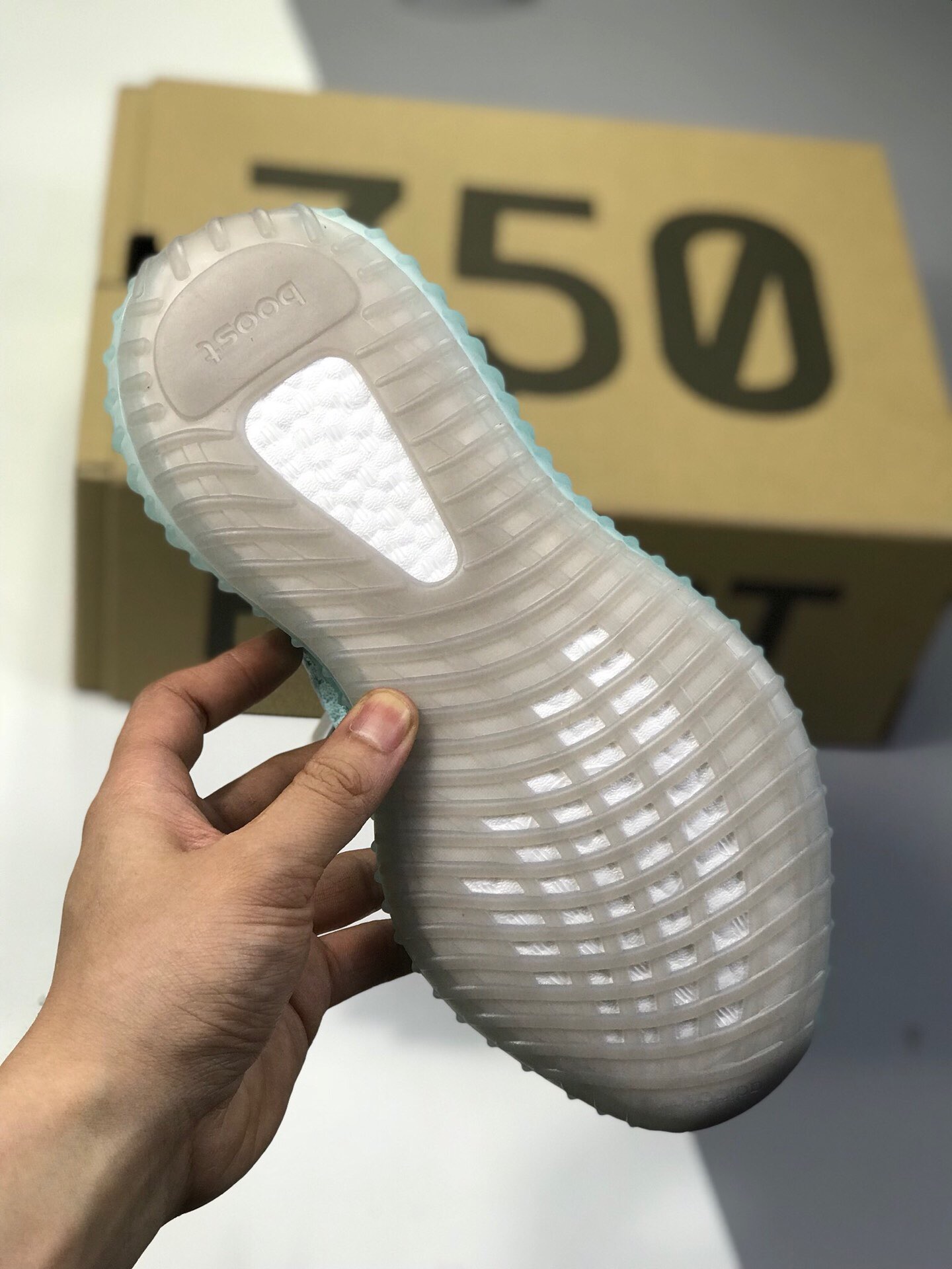 220 全码出货巴斯夫性价比版本  阿迪达斯 Adidas Yeezy 350 Boost V2 全新纯白配色 3M反光