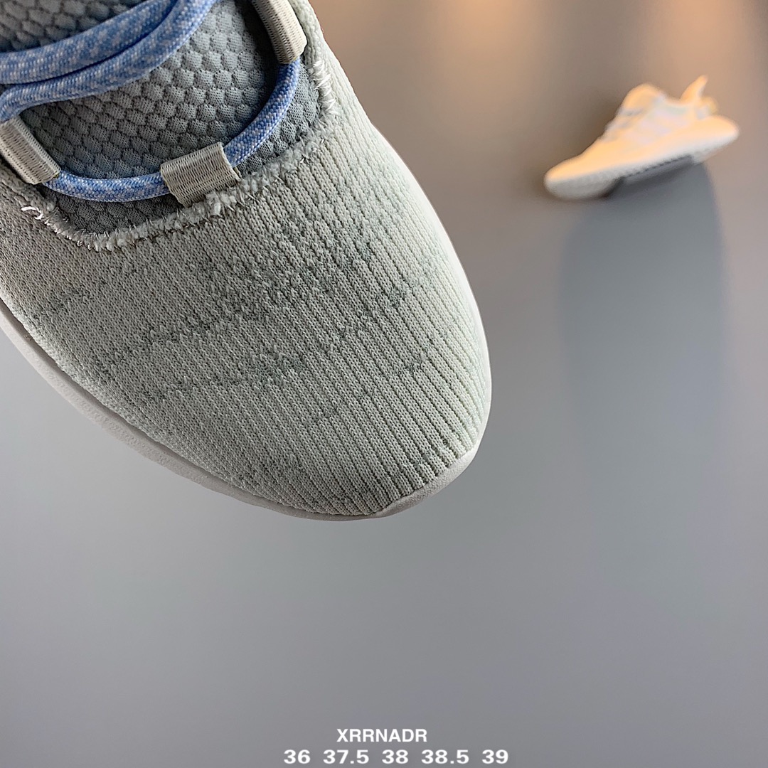 150Adidas Tubular Doom 因为外形跟椰子很像，之所以被称为小椰子 货号：EE9973