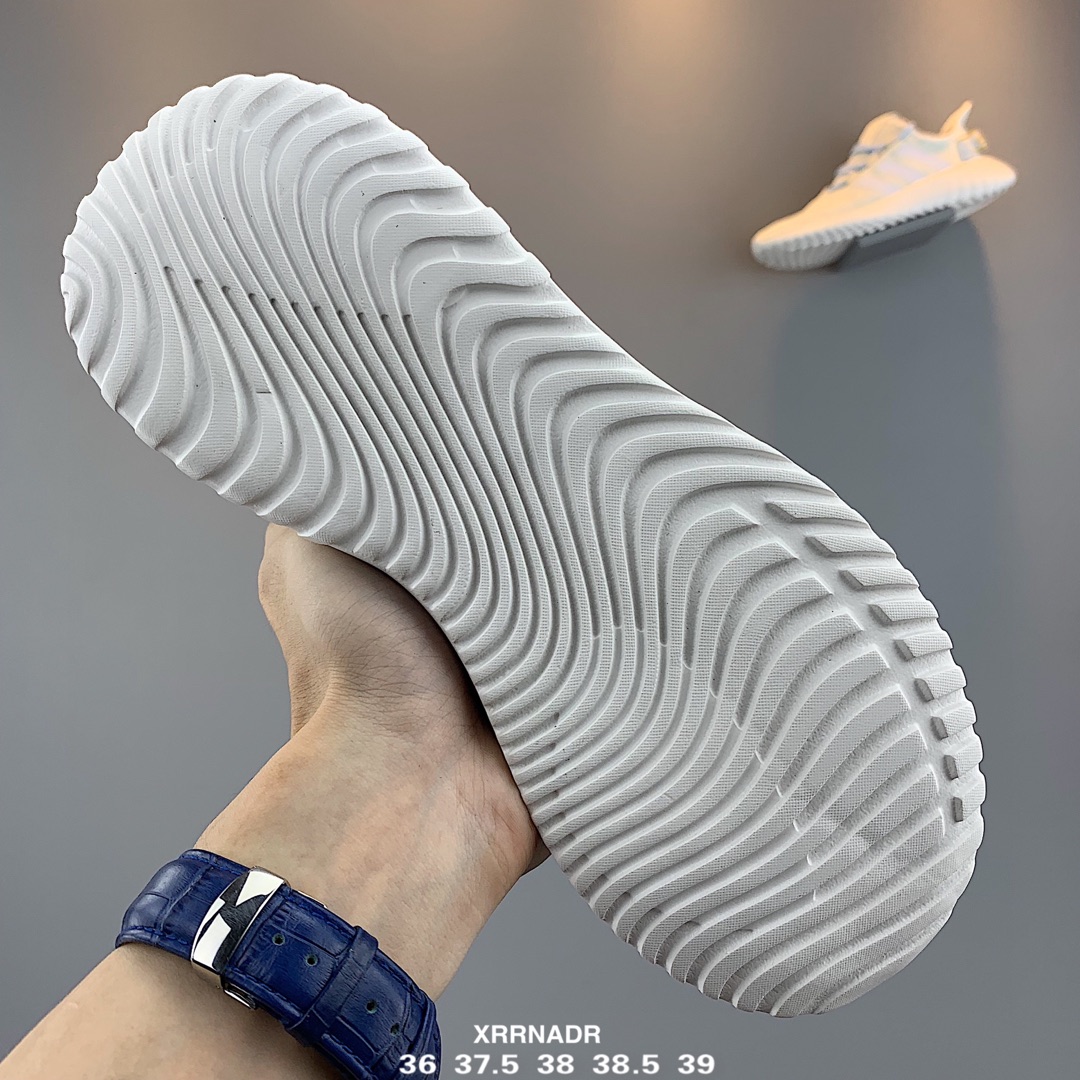 150Adidas Tubular Doom 因为外形跟椰子很像，之所以被称为小椰子 货号：EE9973