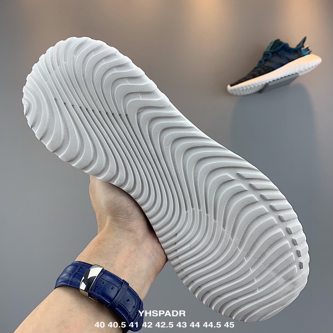 150Adidas Tubular Doom 因为外形跟椰子很像，之所以被称为小椰子 货号：EE9971