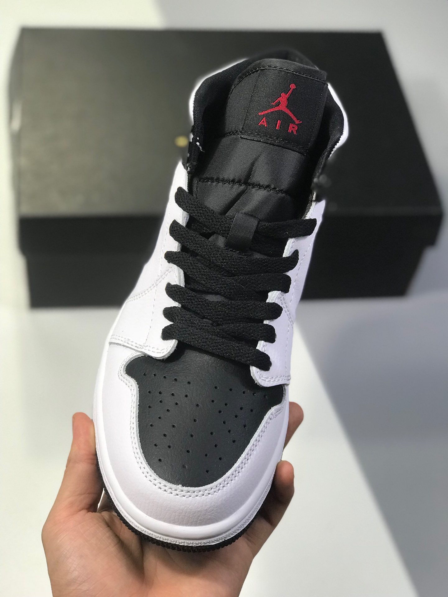 250原盒原标 市场最高工艺 Air Jordan 1 Mid 白黑红 货号：BQ6472-101