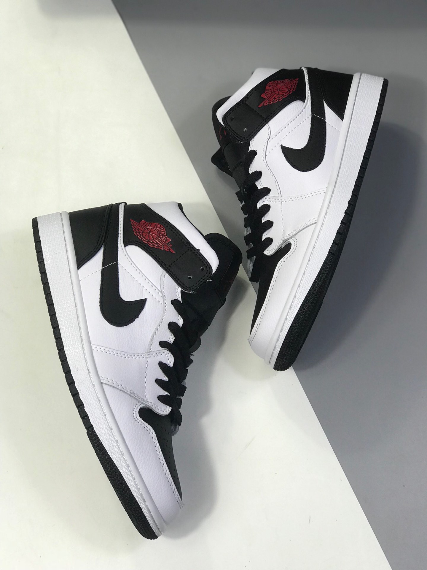 250原盒原标 市场最高工艺 Air Jordan 1 Mid 白黑红 货号：BQ6472-101