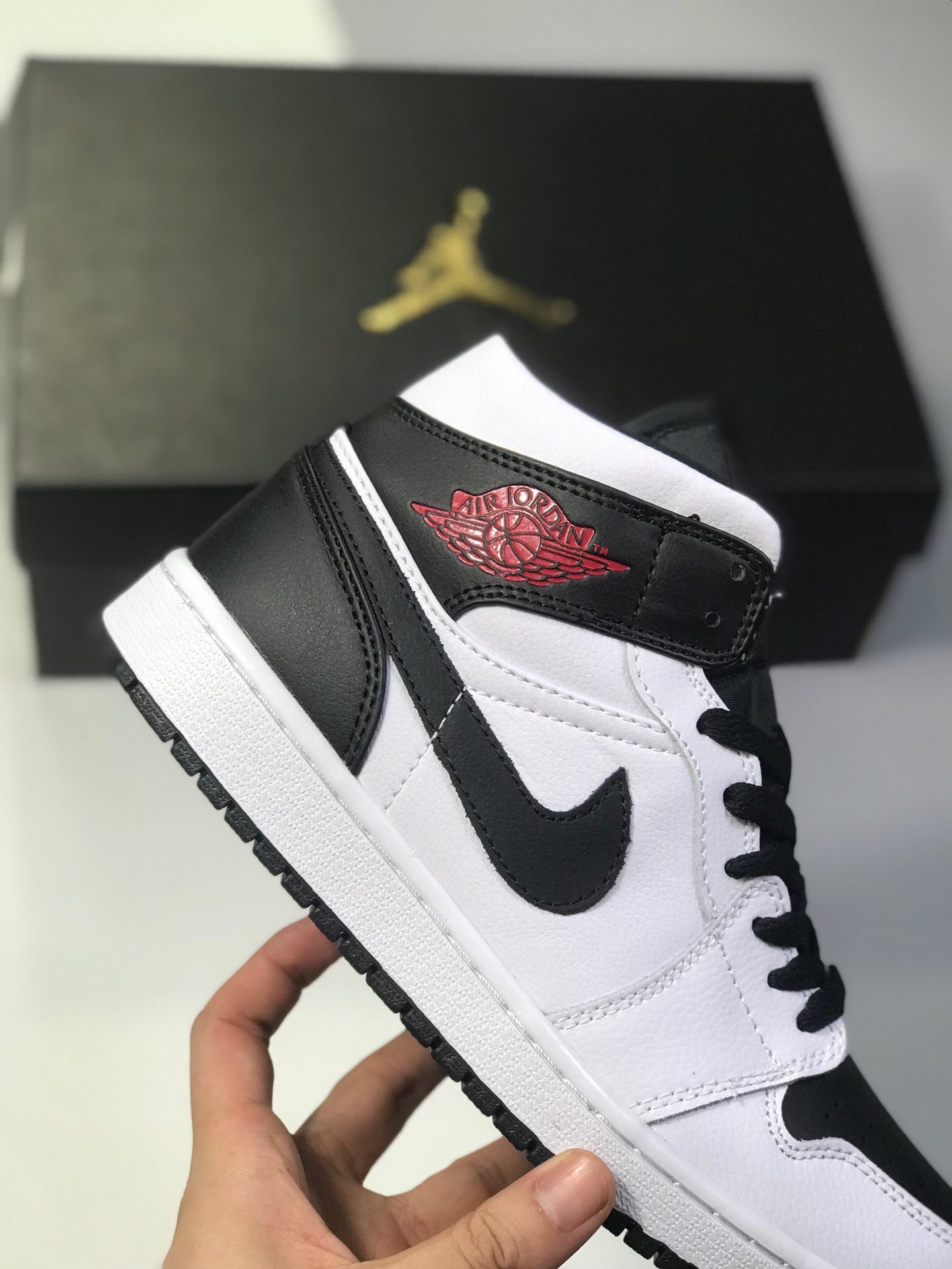 250原盒原标 市场最高工艺 Air Jordan 1 Mid 白黑红 货号：BQ6472-101